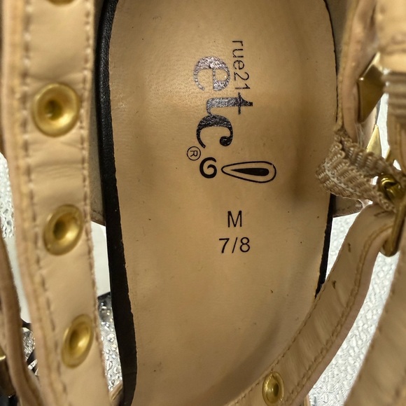 SEXY Black Women’s Pointed Stiletto Strap Heels with gold studs Size M (7-8) - Picture 10 of 11